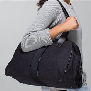 Lululemon workout/laptop bag - like new.